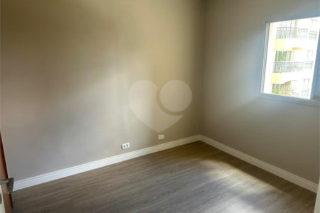 Apartamento à venda no Campo Belo- Para reforma