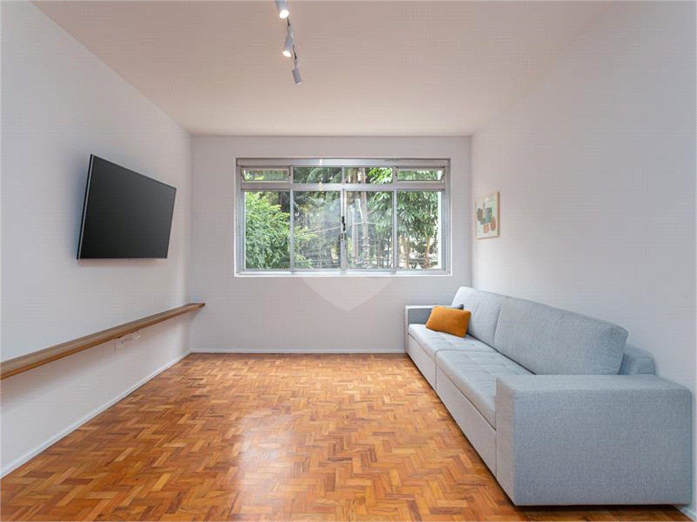 Excelente oportunidade para reformar e ficar com o apartamento dos seus sonhos!