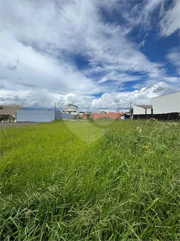 Terreno à venda no Jardim Embaré