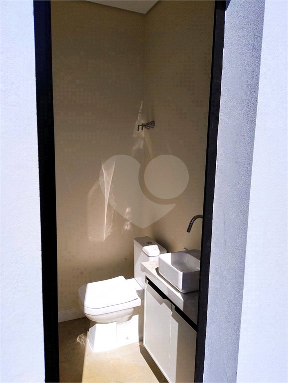 Casa a venda no condomínio Faber III