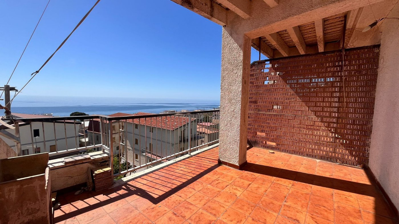 Apartamento à venda com 2 quartos em San Lucido, CS