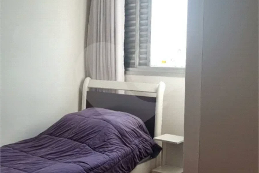 Apartamento á venda - Vila Guarani três dormitórios