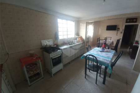 Sobrado para venda.