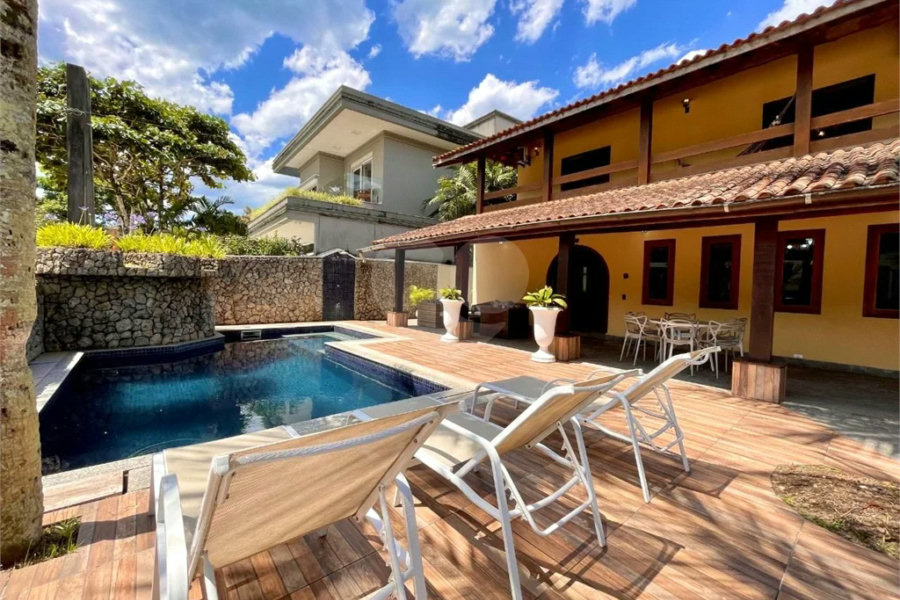 Casa à venda com 5 quartos, sendo 4 suítes, em Riviera de São Lourenço, Bertioga, SP