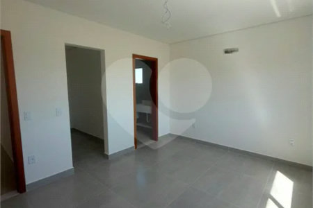 Casa à Venda no Ogiva em Cabo Frio com 4 Quartos em Condomínio Fechado