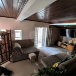 Casa à Venda no Santa Marta com 3 Suítes e Piscina