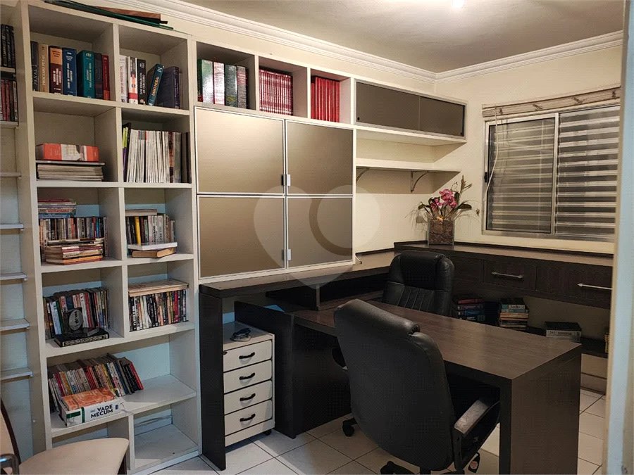 SOBRADO COMERCIAL PARA LOCAÇÃO NO RUDGE RAMOS | 197 m²
