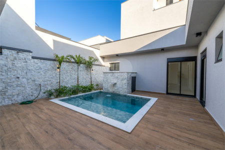 Indaiatuba - SP - Condominio Dona Lucilla - Valor R$2.295.000,00 - 3 suítes + escritório + lavabo - Terreno: 300m2 - Construção: 188m2 - Diferenciais - Móveis planejados no escritório, sala de TV, lavabo, cozinha, área gourmet, lavanderia, banheiros e closet - Ar condicionado em todos os ambie