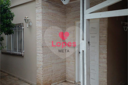 CASA A VENDA 200M², 2 QUARTOS,1 BANHEIRO,2 VAGAS, BAIRRO VILA EMA SÃO JOSÉ DOS CAMPOS/SP.