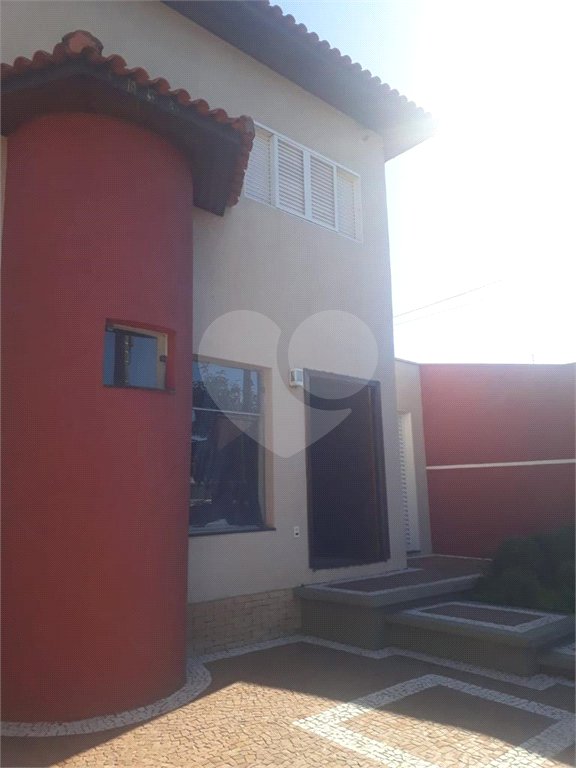 Excelente casa para venda no Parque Fher
