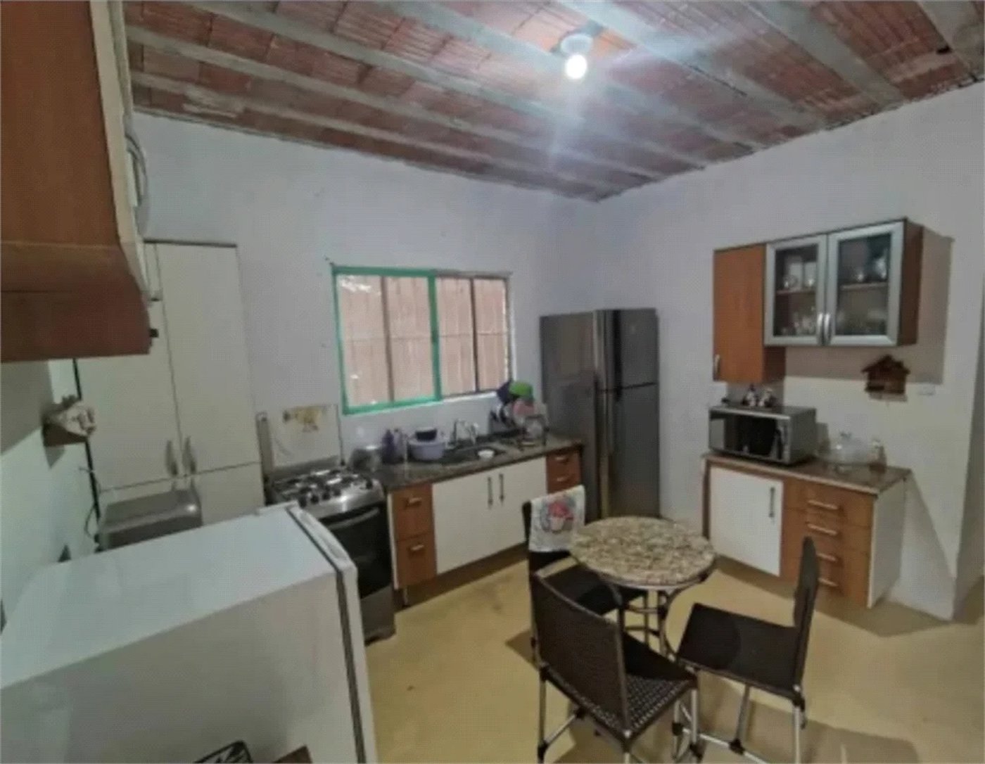 Casa à venda com 2 quartos no condomínio Antilhas, Cotia - SP