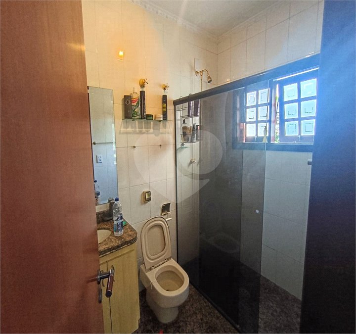 SOBRADO DE 426,0 M² COM 04 SUITES, SALÃO DE FESTAS, 06 VAGAS,06 BANHEIROS E PISCINA PARA LOCAÇÃO OU VENDA NO BARRO BRANCO