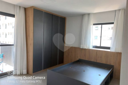 Apartamento mobiliado para locação em Moema.