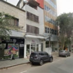 Sobrado comercial com 150m² , 7 salas , 3 banheiros , para locação na Bela Vista.