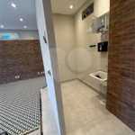 SALÃO COMERCIAL PARA LOCAÇÃO EM INDAIATUBA SP! - Av. Pres. Kennedy! - Salão comercial de 89,64 m² no térreo do Edifício Granada une modernidade, conforto e a melhor localização de Indaiatuba. Destaques do Imóvel: - Espaço Amplo: Salão principal com excelente iluminação natural. - Infraestrutura:
