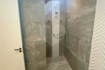 Casa à venda no bairro Dos Casa, em São Bernardo do Campo, com 280 m², 4 dormitórios, 3 suítes, 4 vagas, hidromassagem e fácil acesso às principais rodovias.