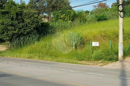 Terreno a venda em Vinhedo - SP - Residencial ou Comercial