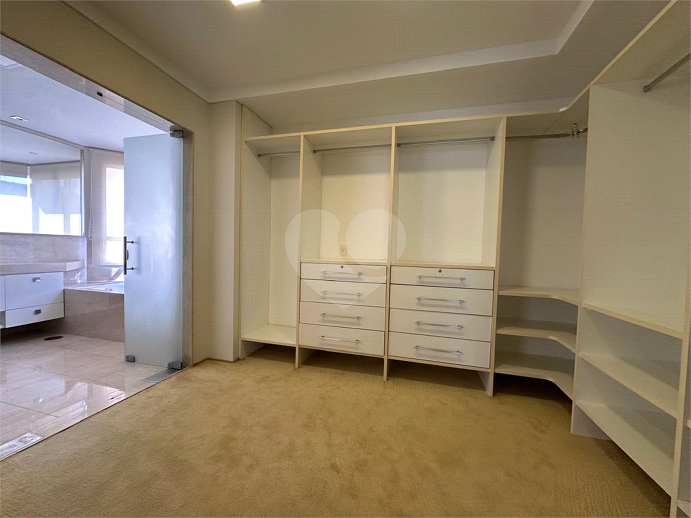 Apartamento para alugar com 4 suítes em Jardim Fonte do Morumbi, São Paulo, SP