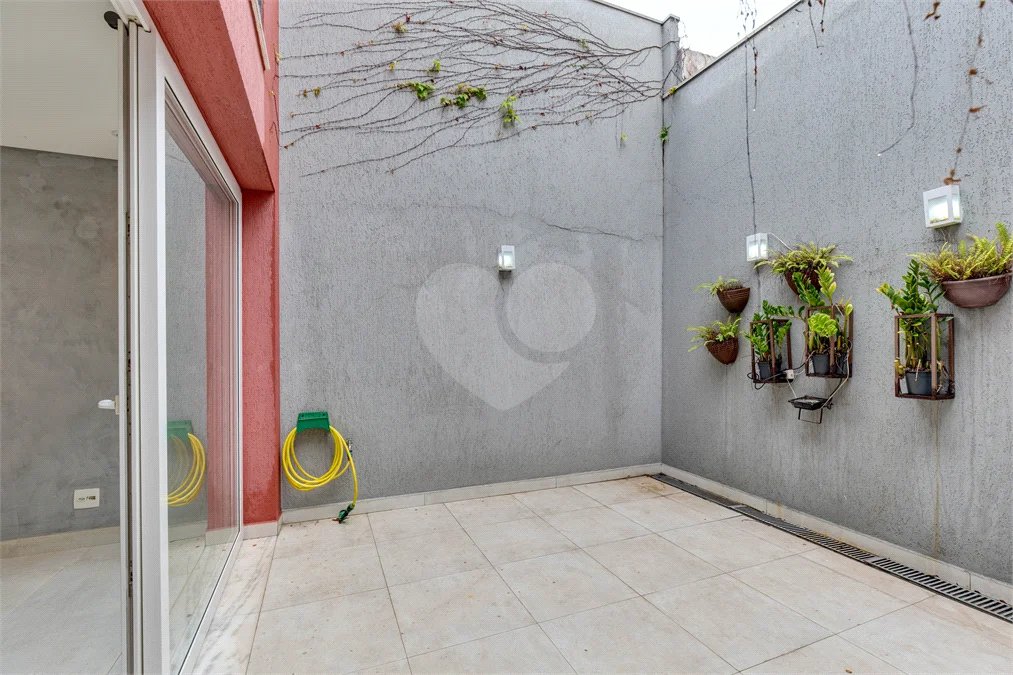 Casa de vila com 2 quartos á venda no Alto da Boa Vista, São Paulo - SP