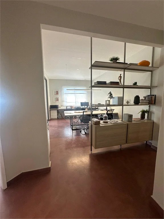 Sala comercial para venda ou locação na Avenida Paulista. 68m2