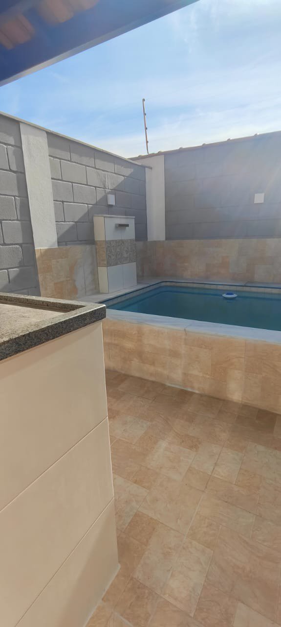 Casa à venda com 2 quartos, sendo 1 suíte, em Nova Itanhaém, Itanhaém - SP