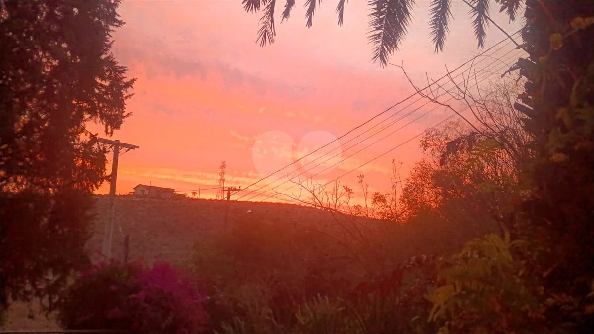 Sítio à venda com 8 quartos, sendo 3 suítes,  em Monte Alegre, Vinhedo, SP
