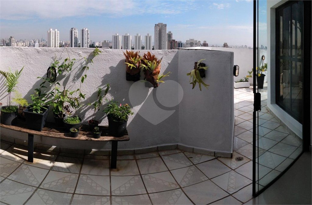 Cobertura Duplex com 156m2 no Ipiranga com 3 dormitórios sendo 1 suíte, espaço gourmet, 3 vagas