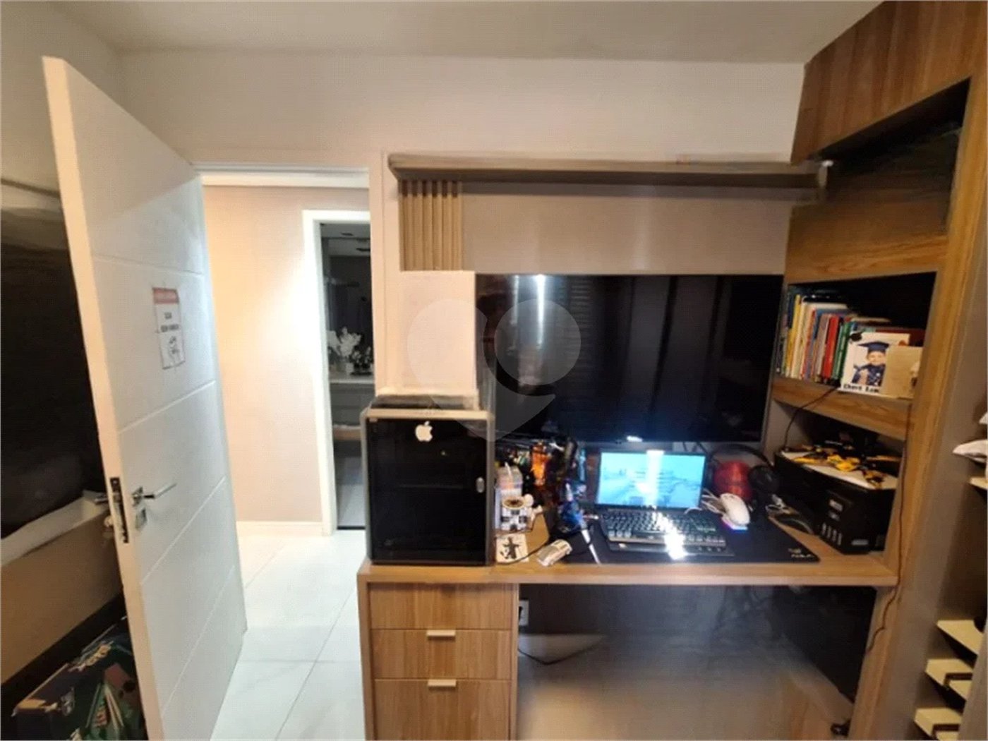 Apartamento totalmente mobiliado com 2 dormitórios, 1 vaga