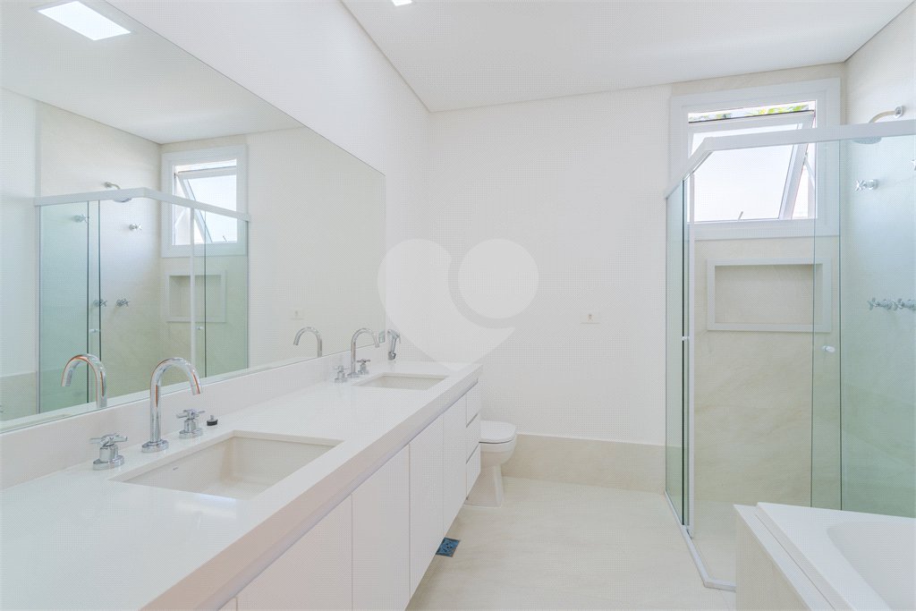Casa à venda com 4 suítes no condomínio Villagio Quadrifolio, São Paulo - SP