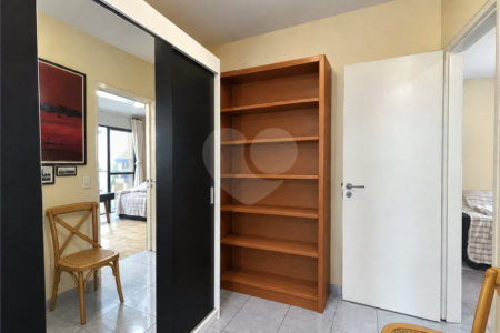 Apartamento 2 quartos, sacada e vaga em Santa Cecília