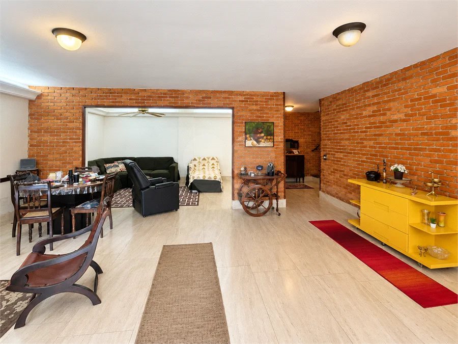 Sobrado com cinco quartos sendo 3 suites 4 vagas| R$ 3.300.000 no Alto da Boa Vista - São Paulo