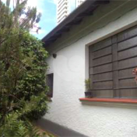 Casa á venda no Campo Belo