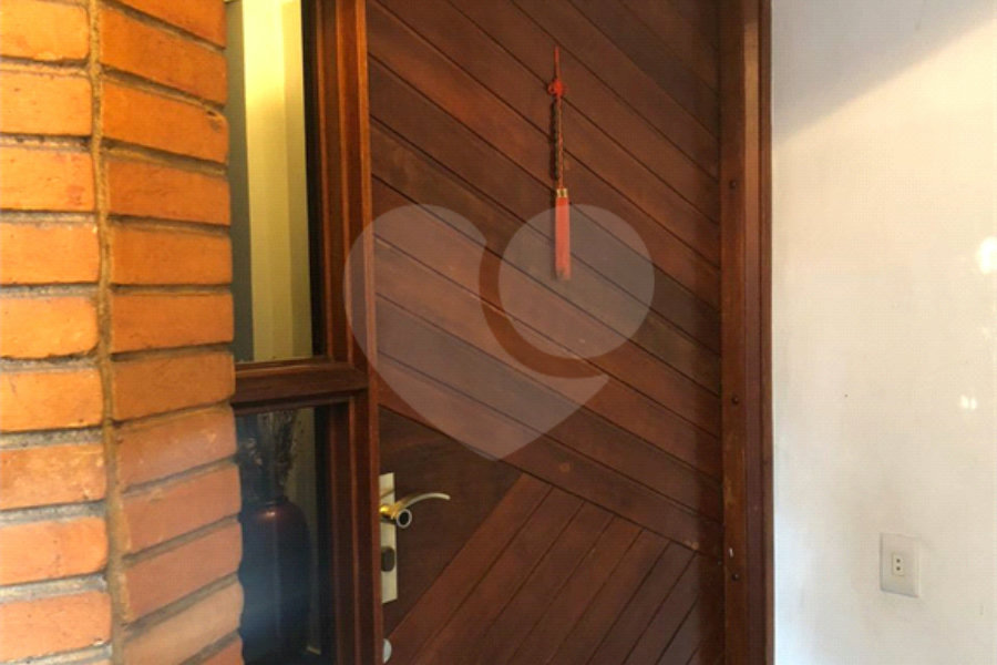 Casa Térrea Assobradada Barro branco 4 dorms 7 vagas