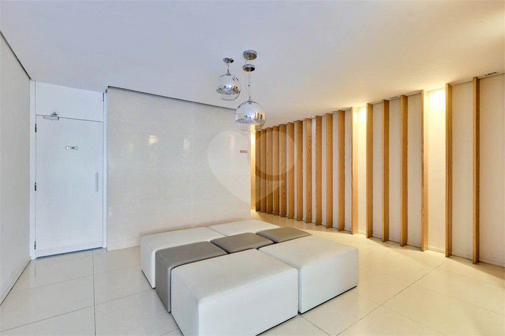 Apartamento à venda com 3 quartos, sendo 1 suíte, em Alto da Boa Vista, São Paulo, SP