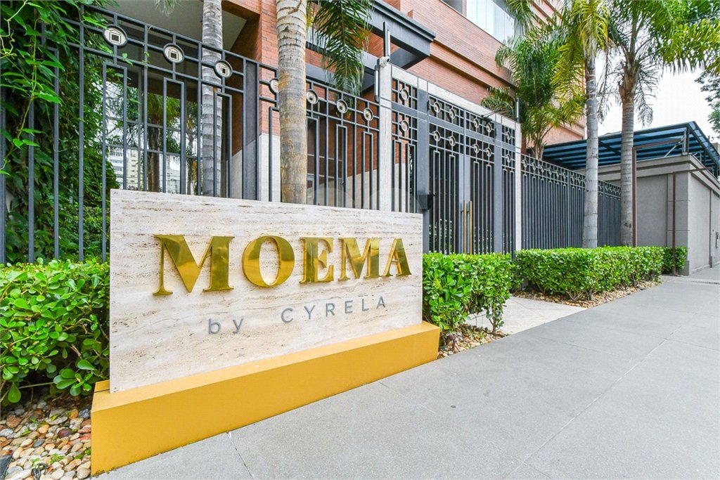 Apartamento para venda em Moema com 3 quartos, sendo 3 suítes, 2 vagas, 149 m²