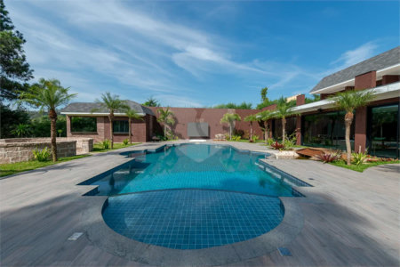 Casa à venda com 4 suítes no condomínio Vale da Santa Fé, Vinhedo - SP