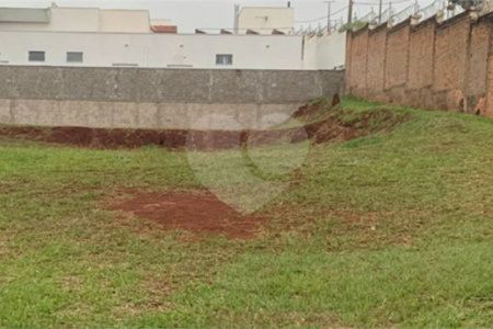 Terreno no Condomínio Nascente do Jaraguá, localizado em Araraquara/SP.