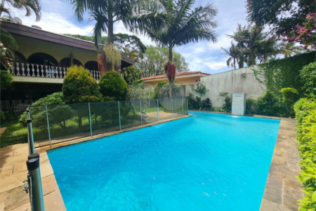 Casa à venda com 3 quartos, sendo 1 suíte, em Interlagos, São Paulo, SP