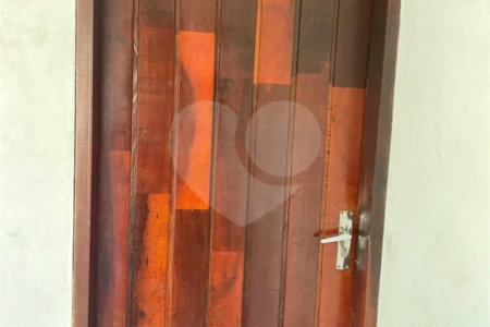 Casa à venda, 742 m², com piscina, 5 suítes, em Embu das Artes