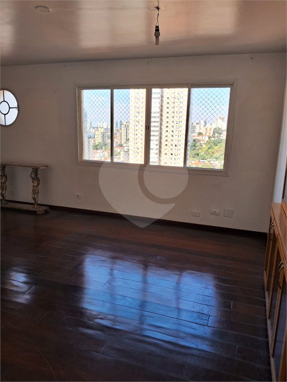 Apartamento à venda com 3 quartos, sendo 1 suíte,  em Vila Mariana, São Paulo, SP