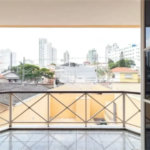 Casa com 3 dormitórios sendo 3 suítes com 03 vagas de garagem.