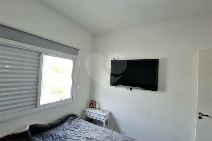 Casa à venda com 3 quartos, sendo 1 suíte, no condomínio Vila Arnoni, São Paulo - SP