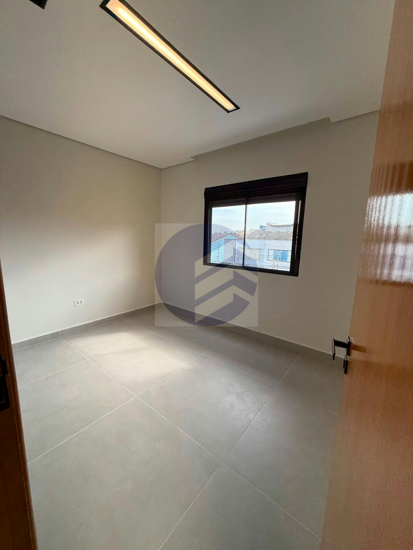 Sobrado à venda com 6 quartos em Vila Universitária, São Paulo - SP