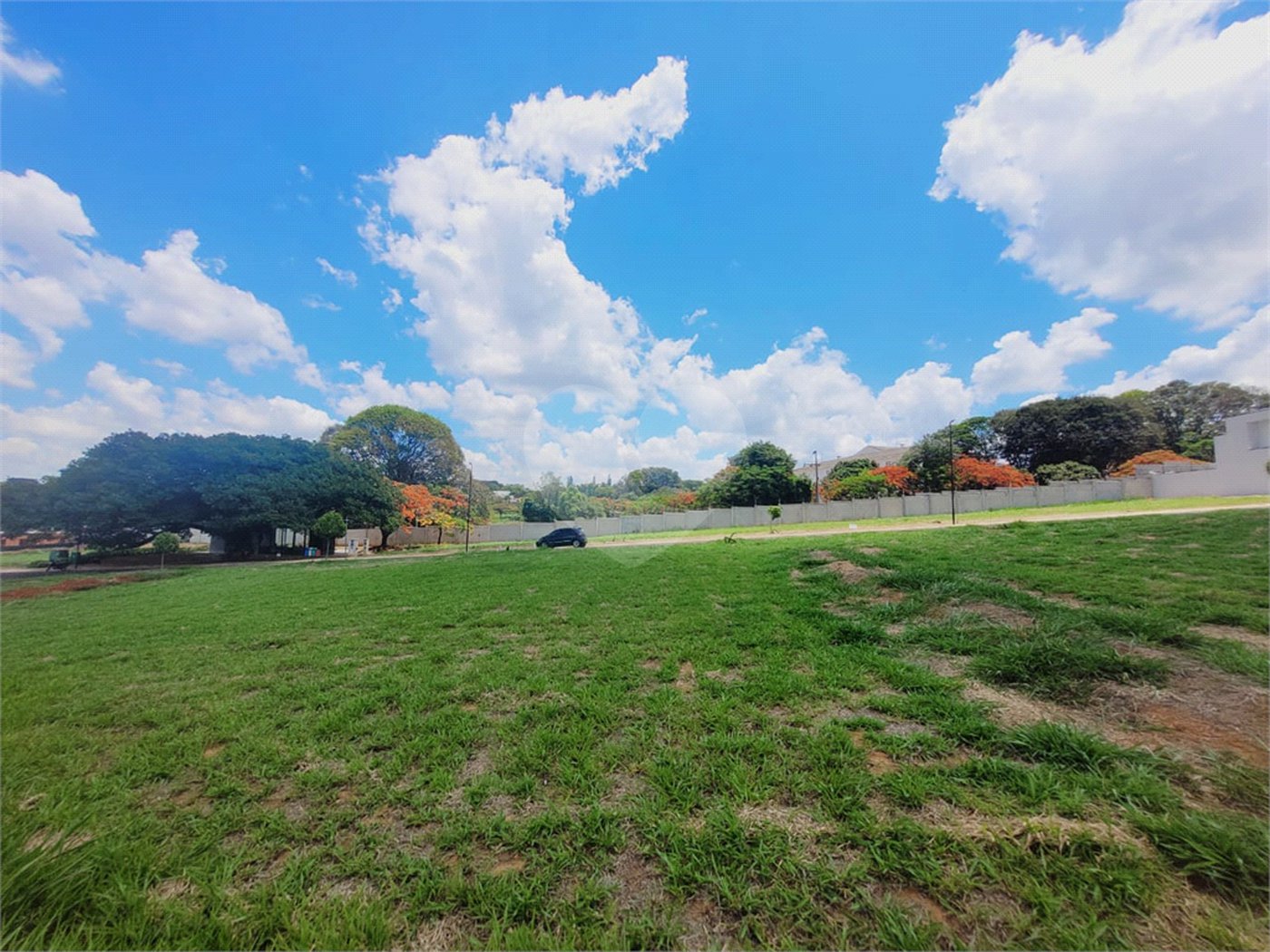 Oportunidade no Condomínio Villa Sapezal com ótima topografia - 360m² – Indaiatuba/SP