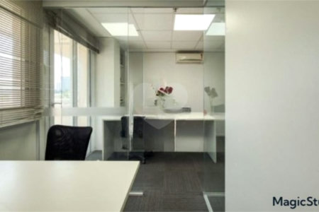 Sala comercial com 35m², 1 vaga, 1 banheiro, à venda na Barra Funda.