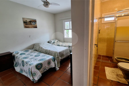 Casa térrea á venda - Balneário
