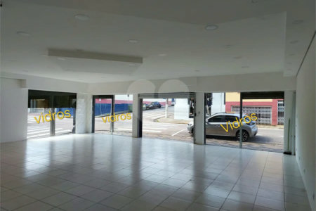 Salão Comercial para Locação | Esquina no Centro de Salto/SP