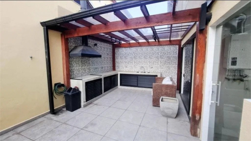 Casa à venda com 3 quartos, sendo 1 suíte,  no condomínio Villas de São Francisco I, São Paulo - SP