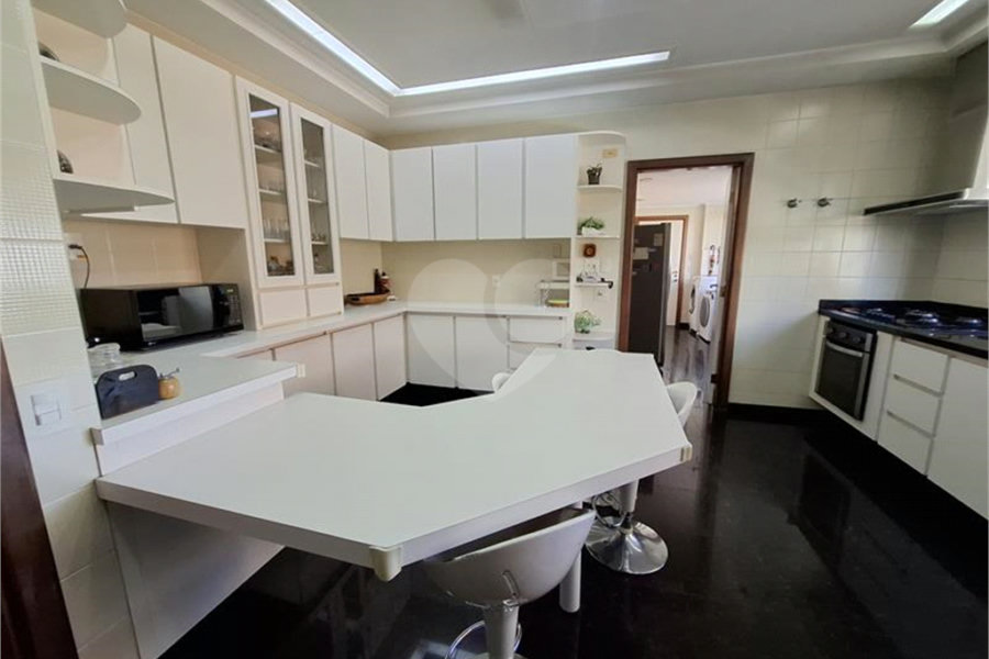 Apartamento, a venda, com 300m² de área privativa, 4 suítes, 4 vagas - Santana / SP