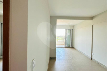 Apartamento com 2 dormitórios, sendo 1 suíte